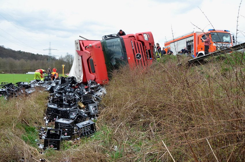 Bierlaster umgestuerzt A 3 Rich Frankfurt Hoehe AS Lohmar P052.JPG